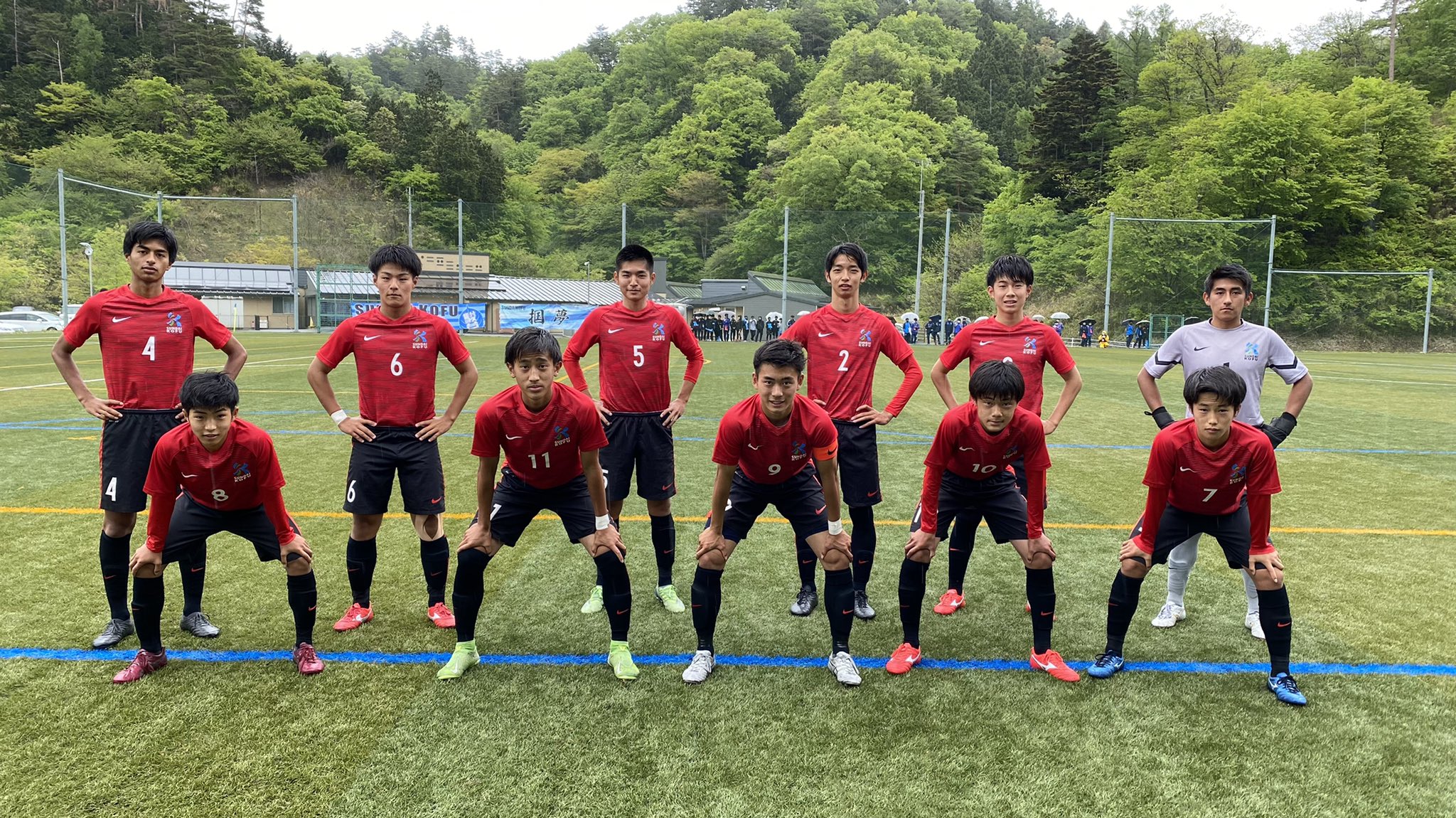 サッカー部 快勝 ベスト１６ 駿台甲府高校