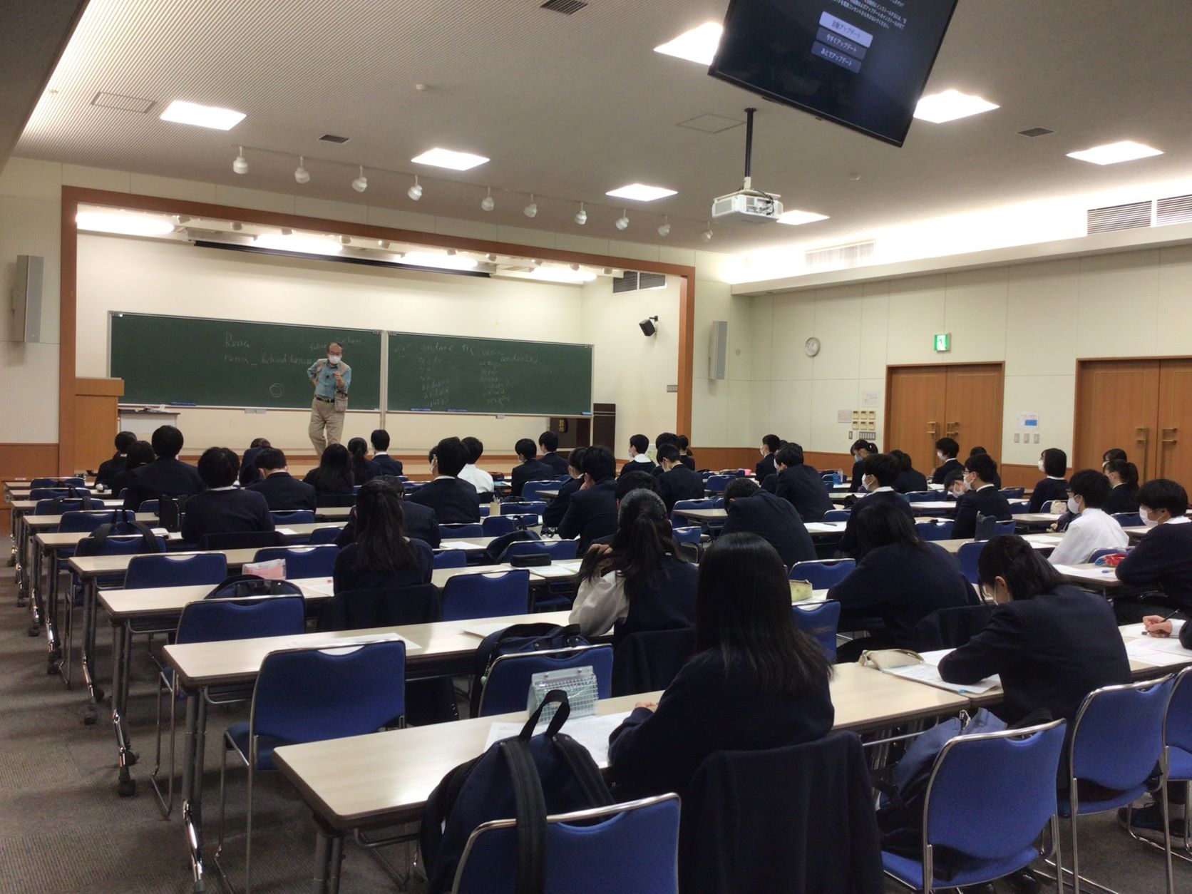 駿台予備学校、大島保彦先生による英語の特別講習が行われました