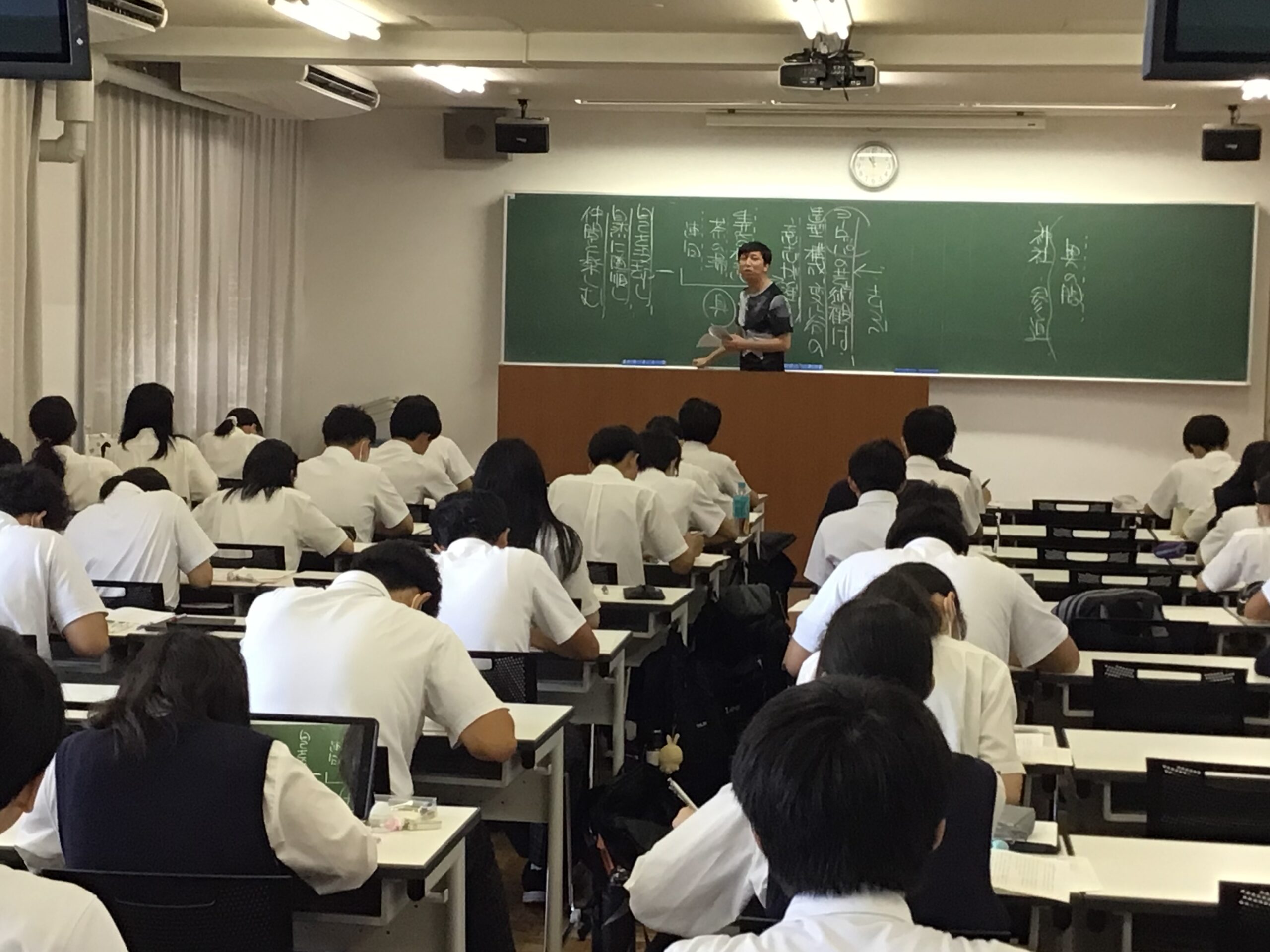 1・2年生対象 平井隆洋先生（現代文）、髙瀬仁宏先生（数学）による